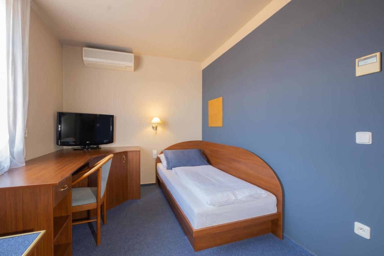 Hotel Mohelnice Kültér fotó