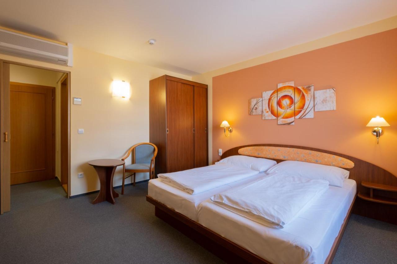 Hotel Mohelnice Kültér fotó
